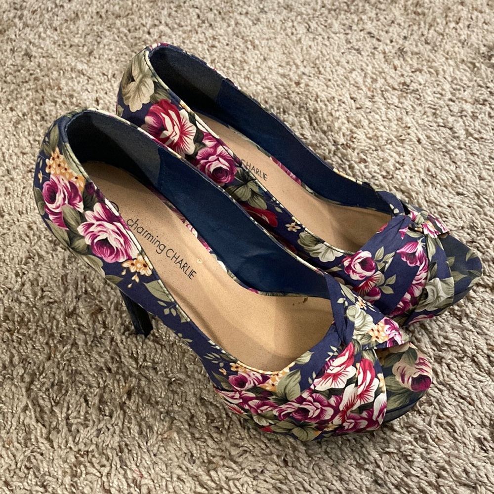 Women’s size 6.5 floral heels